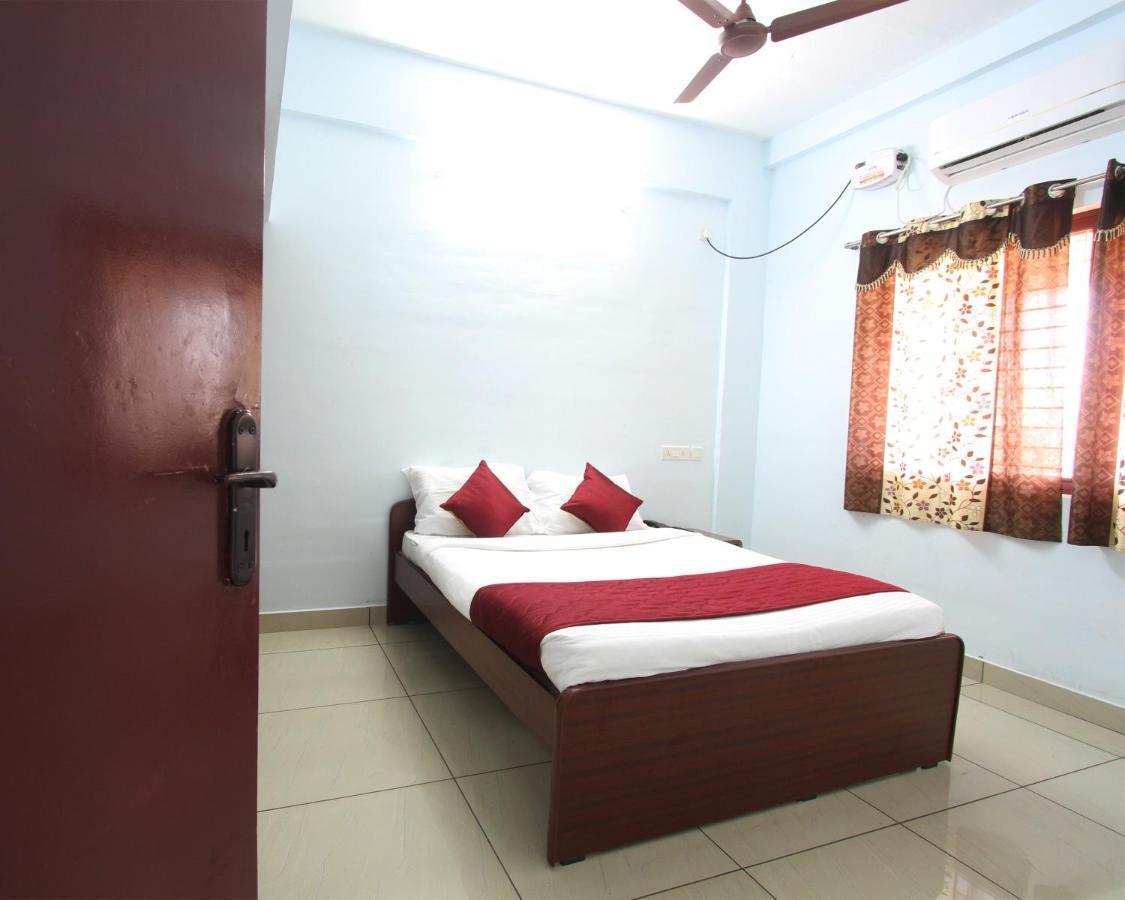 Lakshana Service Apartment - Big Temple Танджавур Екстериор снимка