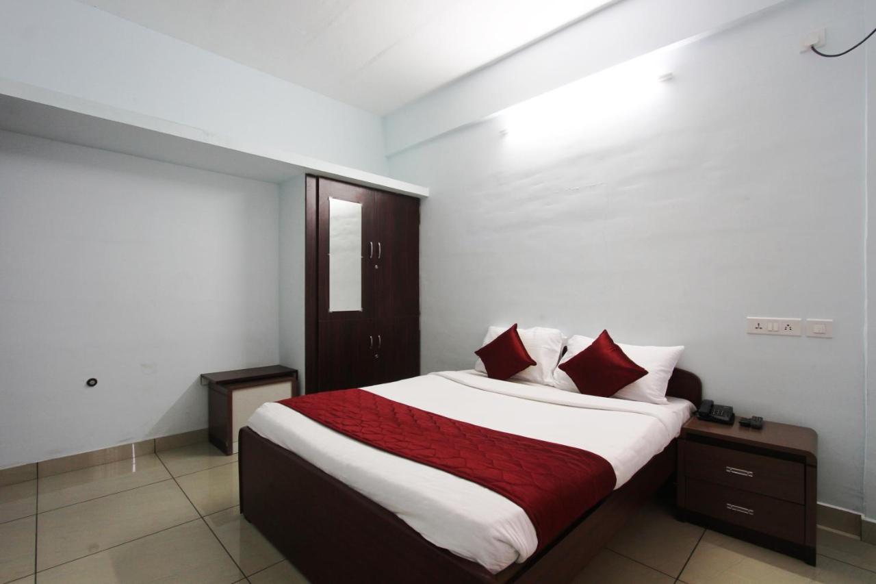 Lakshana Service Apartment - Big Temple Танджавур Екстериор снимка
