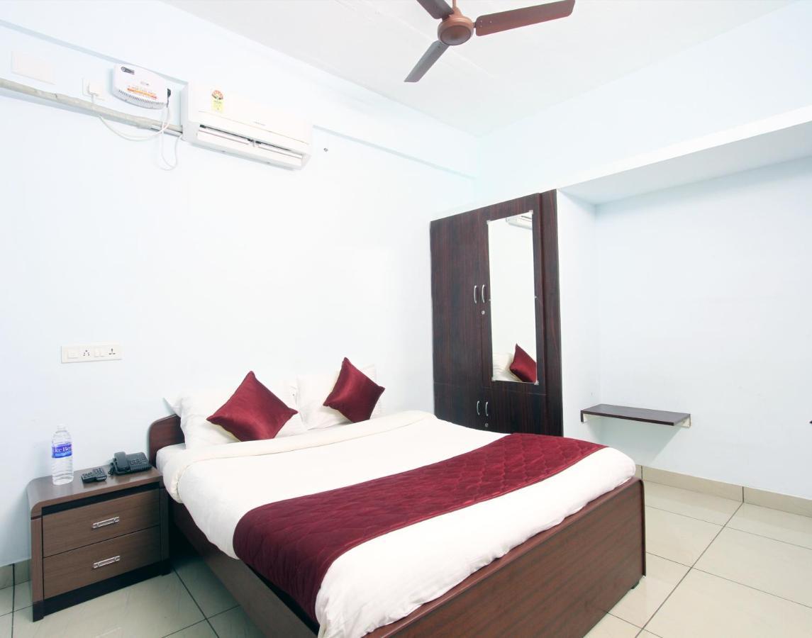 Lakshana Service Apartment - Big Temple Танджавур Екстериор снимка