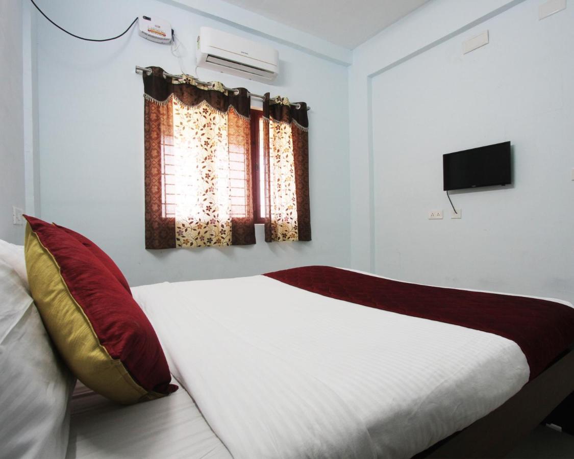 Lakshana Service Apartment - Big Temple Танджавур Екстериор снимка