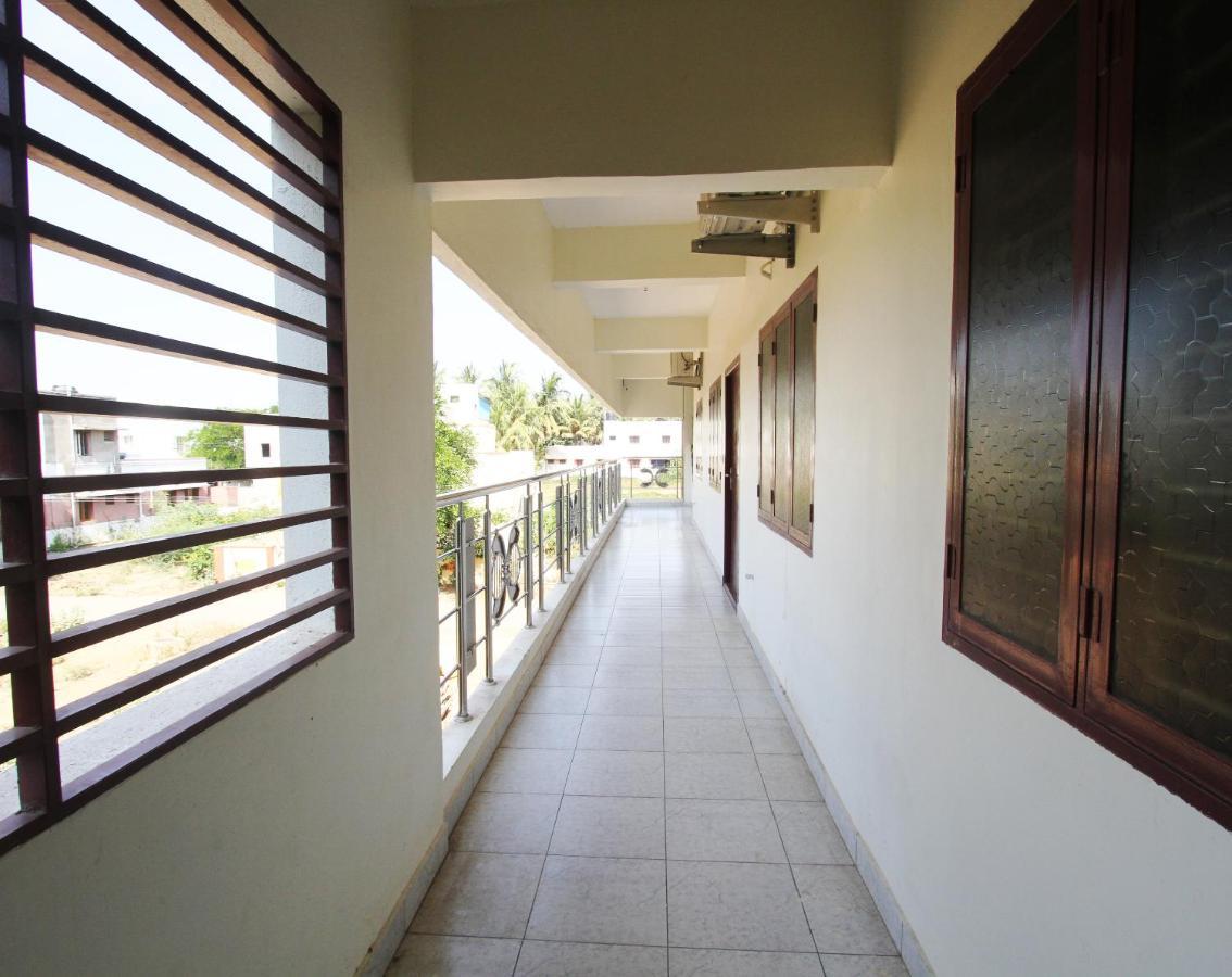 Lakshana Service Apartment - Big Temple Танджавур Екстериор снимка