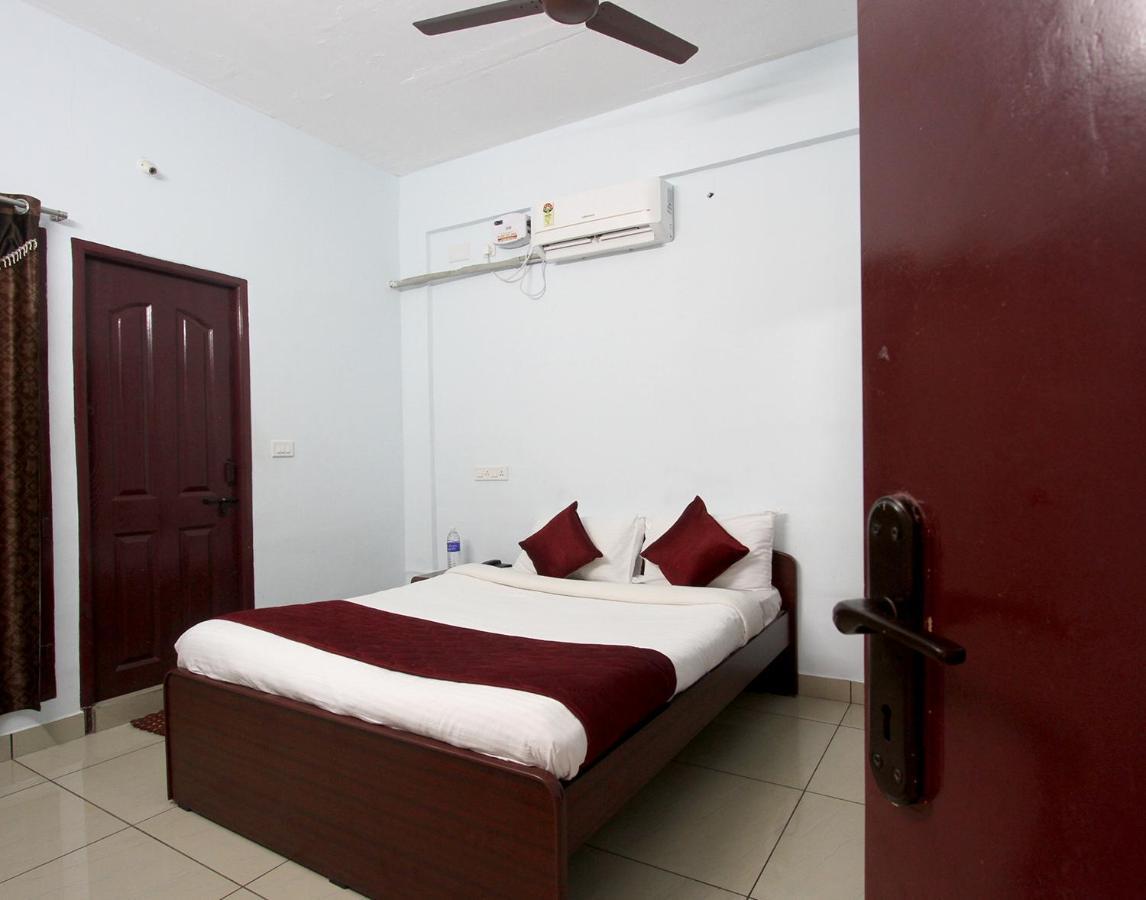 Lakshana Service Apartment - Big Temple Танджавур Екстериор снимка