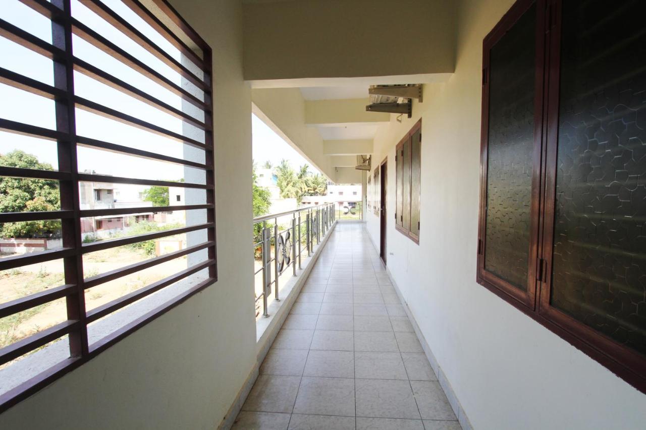 Lakshana Service Apartment - Big Temple Танджавур Екстериор снимка
