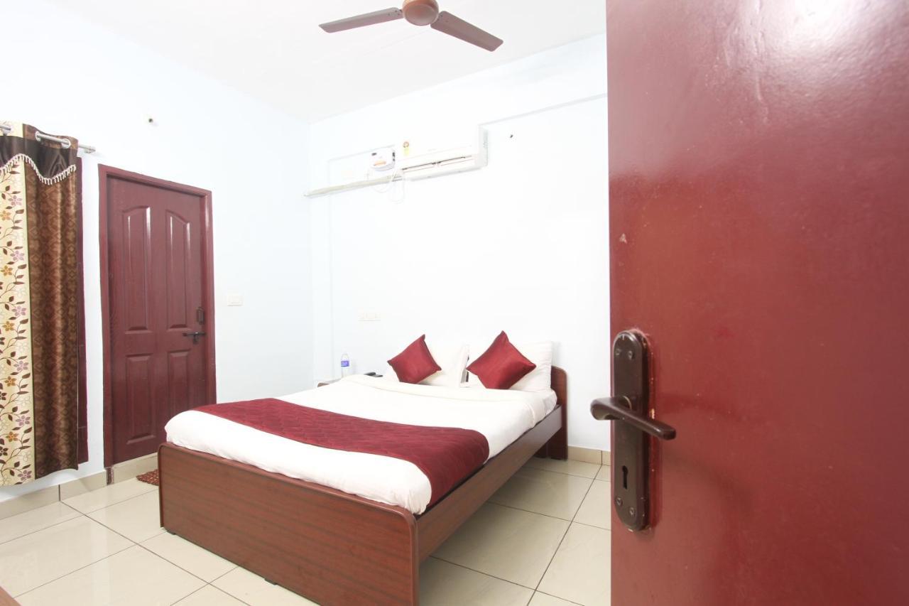Lakshana Service Apartment - Big Temple Танджавур Екстериор снимка