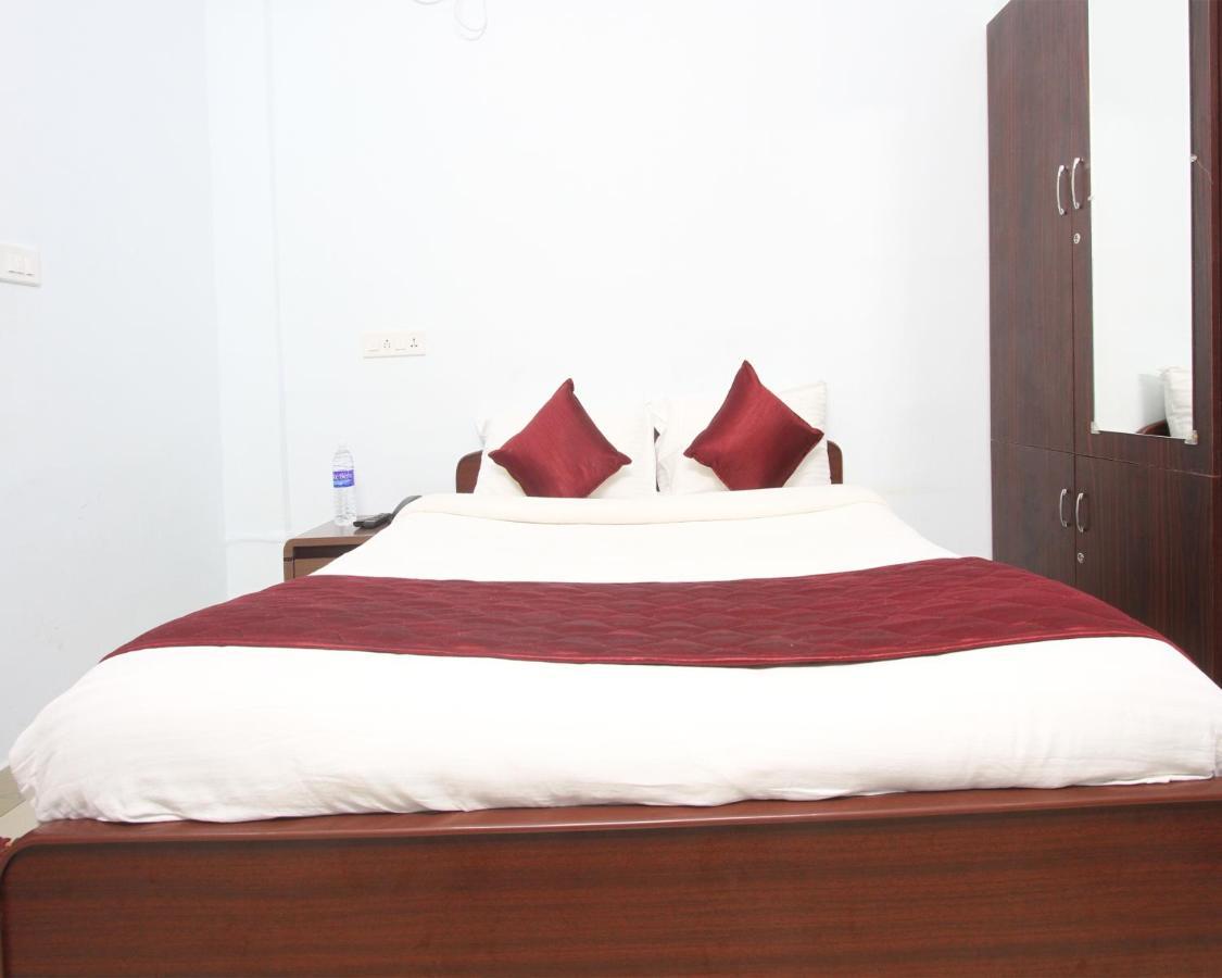 Lakshana Service Apartment - Big Temple Танджавур Екстериор снимка